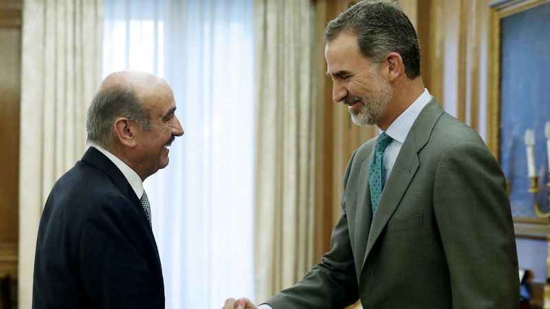 Boletines RNE - El representante del PRC comunica al rey el sentido de su voto en la investidura - Escuchar ahora