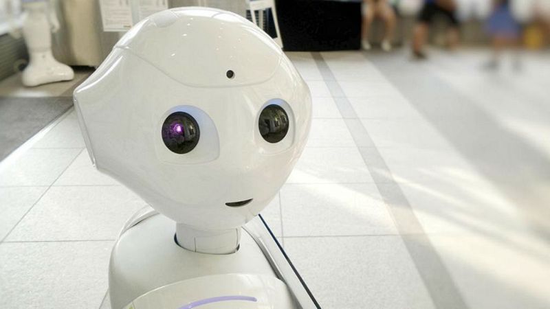 Contando cuentos en R-5 - El robot - 08/06/19 - Escuchar ahora