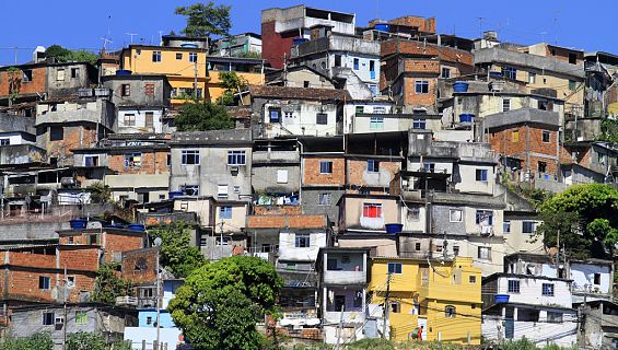 Emissão em Português