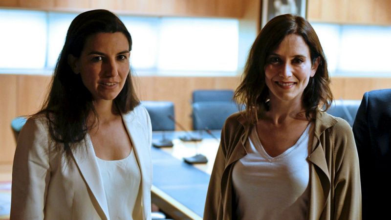  Boletines RNE - Vox anuncia un preacuerdo con el PP y CS para la Asambleas - Escuchar ahora