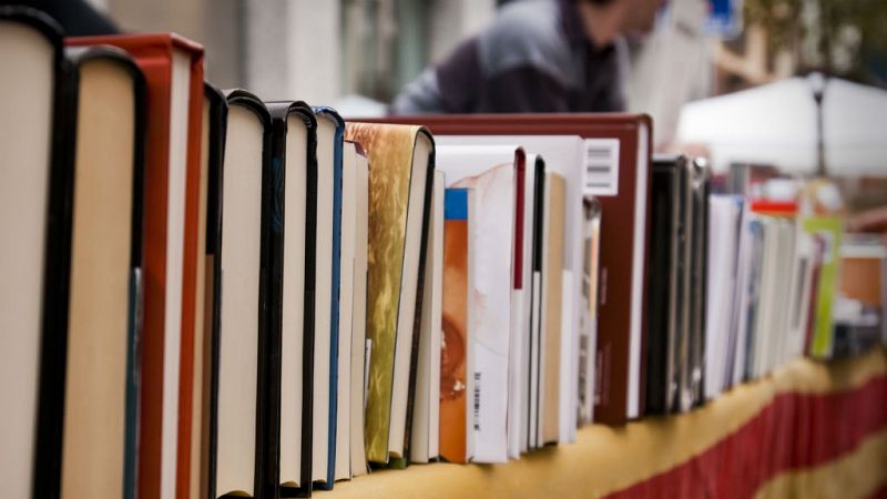  14 horas - Un paseo por la Feria del Libro - escuchar ahora