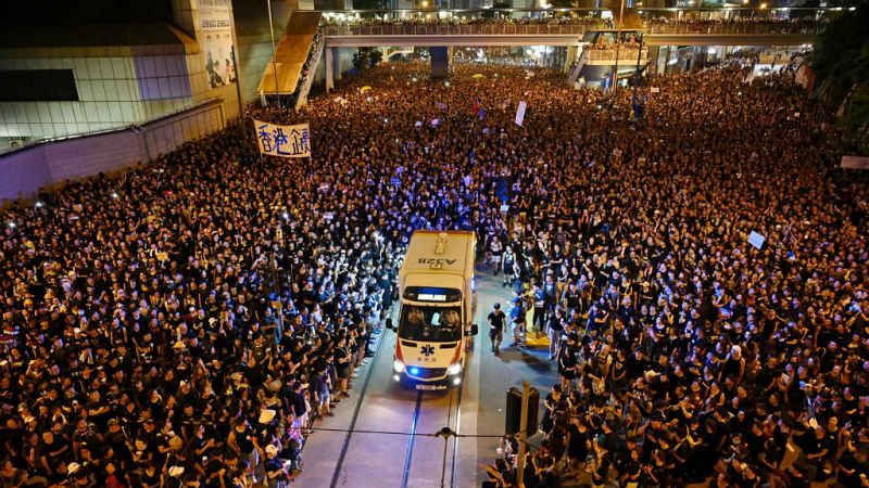 Boletines RNE - Casi dos millones de personas marchan en Hong Kong por la retirada de la ley de extradición a China - Escuchar ahora