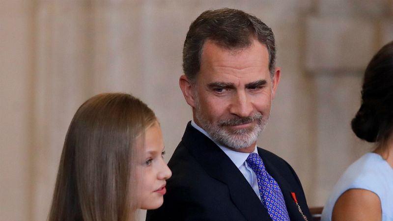 14 horas - Felipe VI reafirma su compromiso de servicio en su quinto aniversario - Escuchar ahora
