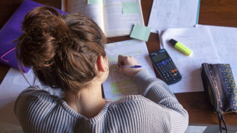 14 horas - La AIREF aboga por aumentar el gasto en becas universitarias - Escuchar ahora