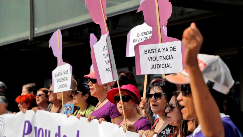 El Tribunal Supremo condena a 'La Manada' a 15 años por violación - escuchar ahora