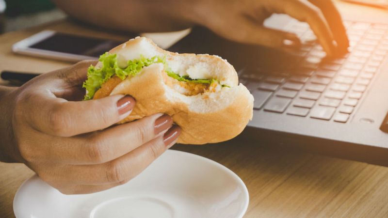 14 horas - Platos cada vez más precocinados y más simples - escuchar ahora