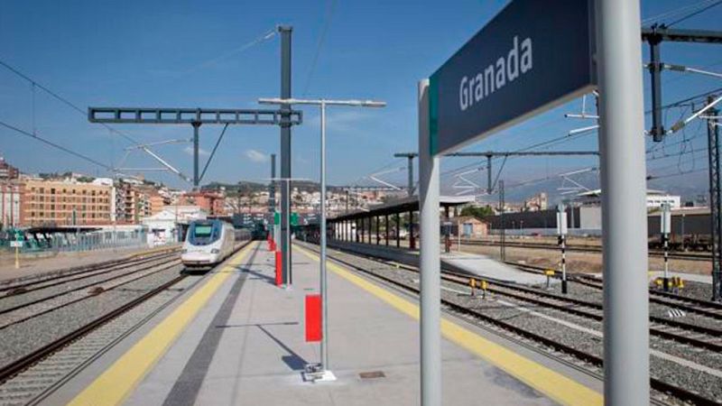 El alcalde de Granada, satisfecho con la llegada del AVE