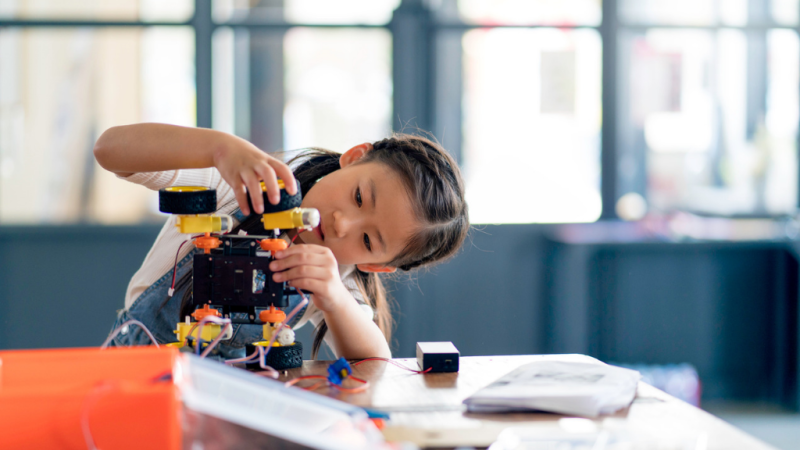 El 70% de los bebés trabajarán en una profesión que todavía no existe - escuchar ahora