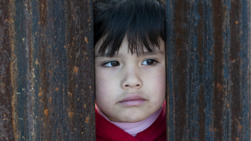 Centenares de niños hacinados en la frontera de Estados Unidos - escuchar ahora