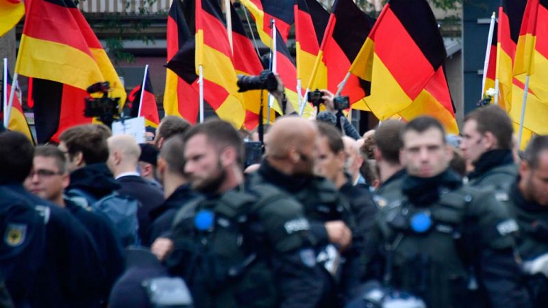 Boletines RNE - 24.000 radicales de extrema derecha en Alemania - escuchar ahora
