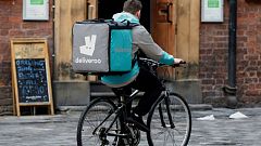 14 horas - Un juez concluye que 97 repartidores de Deliveroo son empleados, no autónomos