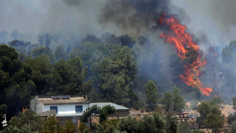 24 horas - El incendio en Tarragona quema más de 6.000 hectáreas - Escuchar ahora