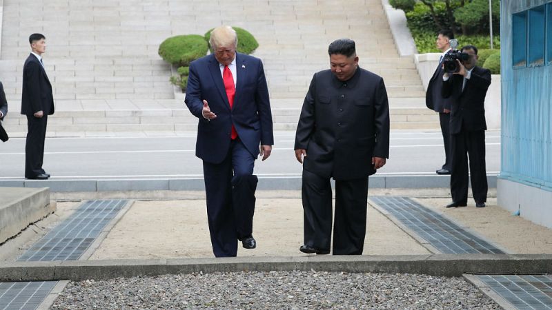 14 horas fin de semana - Trump el primer presidente de Estados Unidos en pisar Corea del Norte - Escuchar ahora