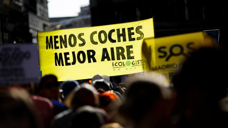  Boletines RNE - Arrranca la moratoria de Madrid Central - escuchar ahora