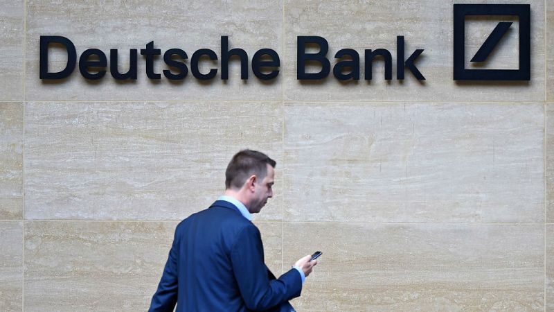 24 horas fin de semana - 20 horas - Profunda reestructuración en el Deutsche Bank que eliminará 18.000 empleos - Escuchar ahora