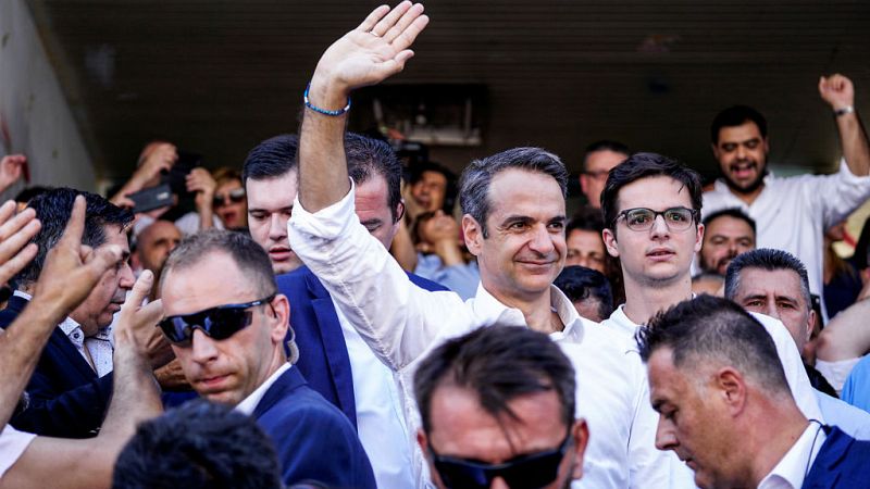 24 horas fin de semana - 20 horas - Grecia con resultados oficiales Tsipras pierde gana el conservador Mitsotakis - Escuchar ahora