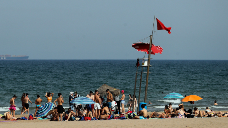Cerradas cuatro playas en Valencia por la presencia de bacterias - escuchar ahora