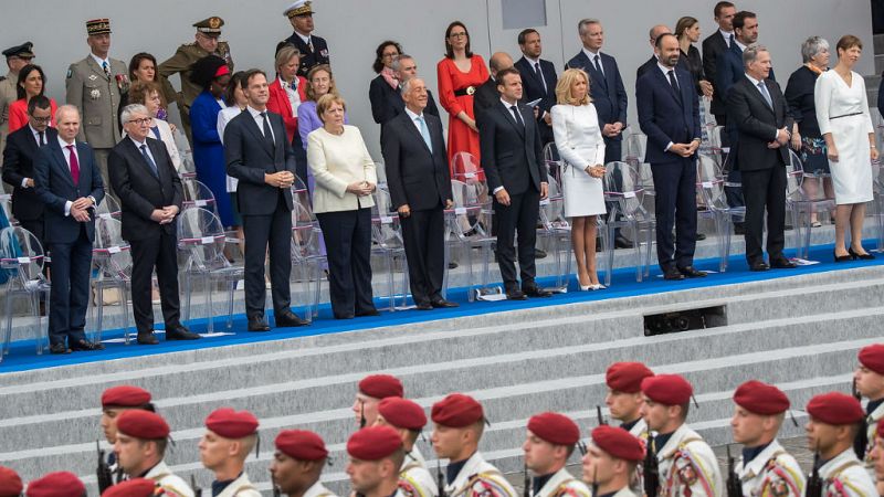 Francia da a su fiesta nacional una dimensión europea - Escuchar ahora