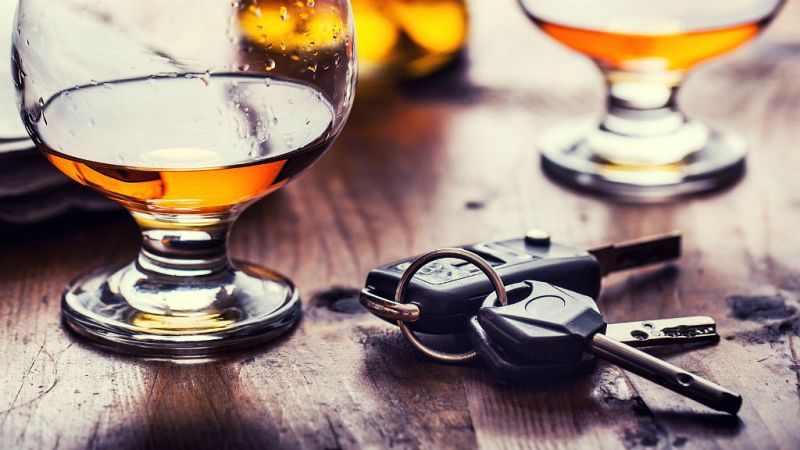  Boletines RNE - La mitad de los accidentes de tráfico se producen bajo los efectos de las drogas o el alcohol - escuchar ahora