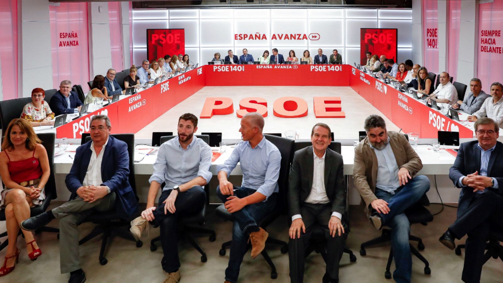  Boletines RNE - Iglesias exigió una vicepresidencia social y varios ministerios - Escuchar ahora