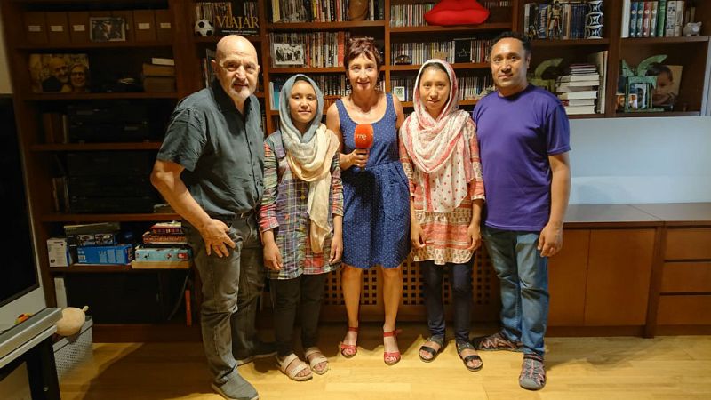 Chicas pakistaníes en la cumbre - Escuchar ahora