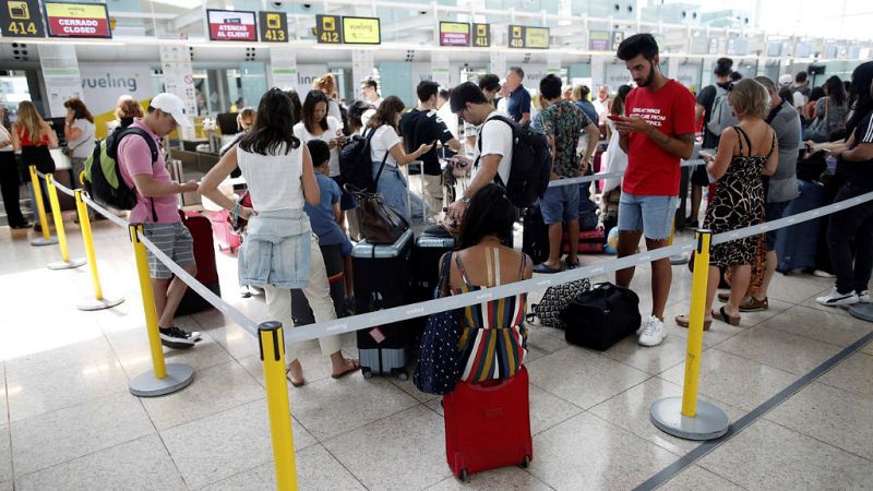 14 horas fin de semana - Los sindicatos reclaman a la dirección de Iberia sentarse a negociar - Escuchar ahora