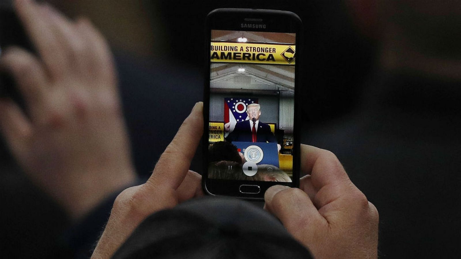 14 horas -  Suben los precios de los móviles por la guerra China-Estados Unidos - Escuchar ahora