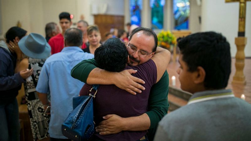 14 horas fin de semana - Demócratas afirman que el "racismo" de Trump alimenta la violencia en EE.UU - Escuchar ahora