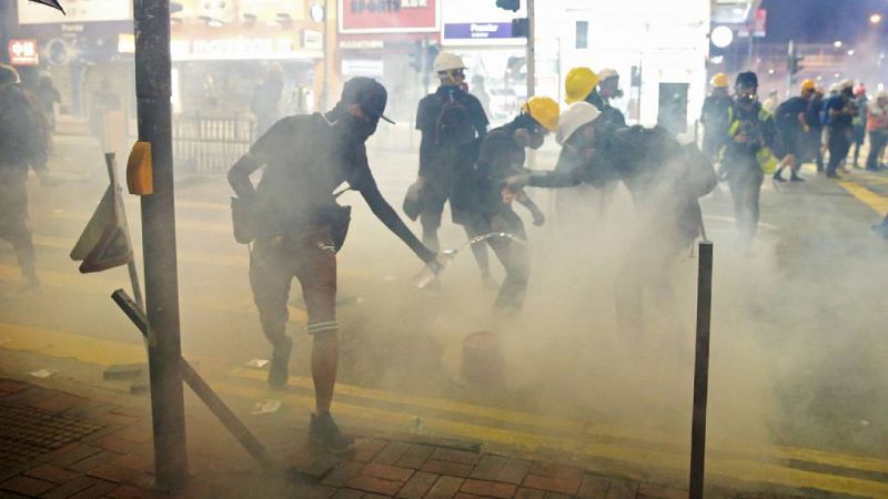 Hong Kong vivirá este lunes su primera huelga general en 50 años - Escuchar ahora