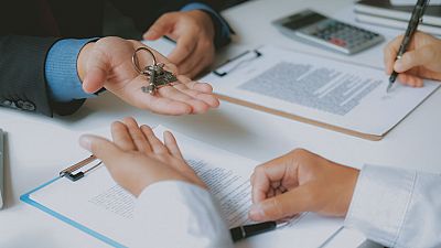 14 horas - La compra de viviendas cae en junio un 9 % - Escuchar ahora