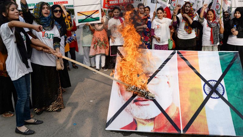  Boletines RNE - Pakistán suspende el comercio con India y revisará sus acuerdos bilaterales  - Escuchar Ahora 