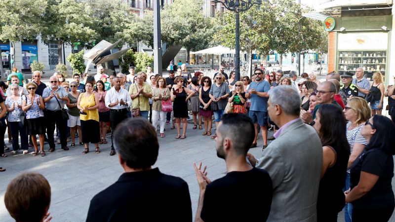 Boletines RNE - Prisión para la expareja de la mujer asesinada la semana pasada en L'Hospitalet