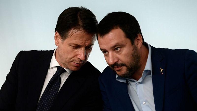 Boletines RNE - Salvini anuncia una moción de censura y se postula como candidato - Escuchar ahora