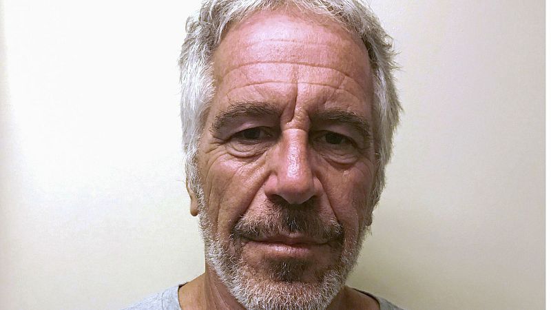 24 horas fin de semana - 20 horas - El FBI investiga el «aparente suicidio» del magnate Epstein, acusado de explotación sexual a menores - Escuchar ahora