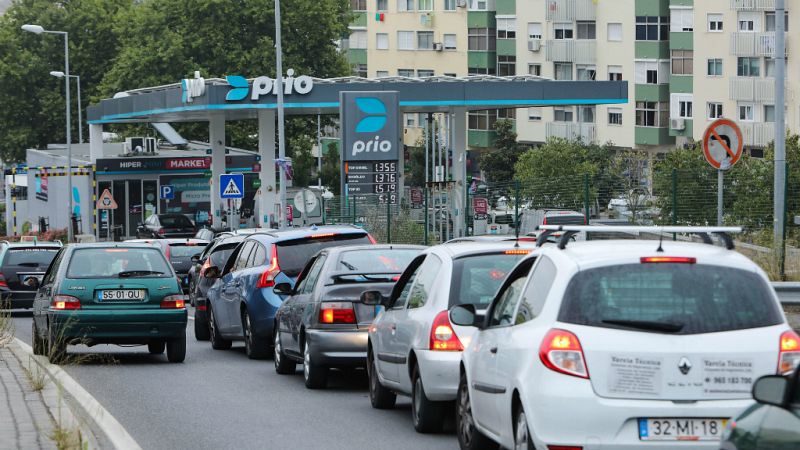  Todo Noticias Mañana - La huelga indefinida de transportistas en Portugal amenaza con dejar al país sin combustible - Escuchar ahora