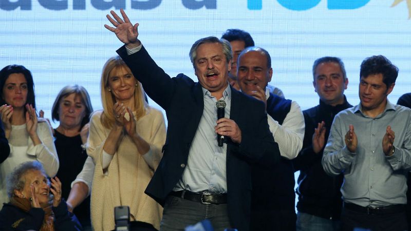 Cinco continentes - Macri se estrella en las primarias de Argentina - Escuchar ahora