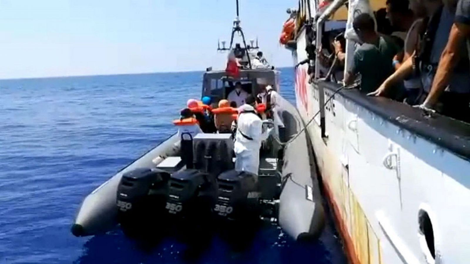 24 horas - Más de 500 personas siguen a la deriva en el Mediterráneo - Escuchar ahora