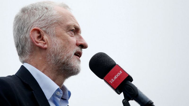 Boletines RNE - Jeremy Corbyn quiere evitar un 'brexit' duro con una moción de confianza contra Boris Johnson - Escuchar ahora