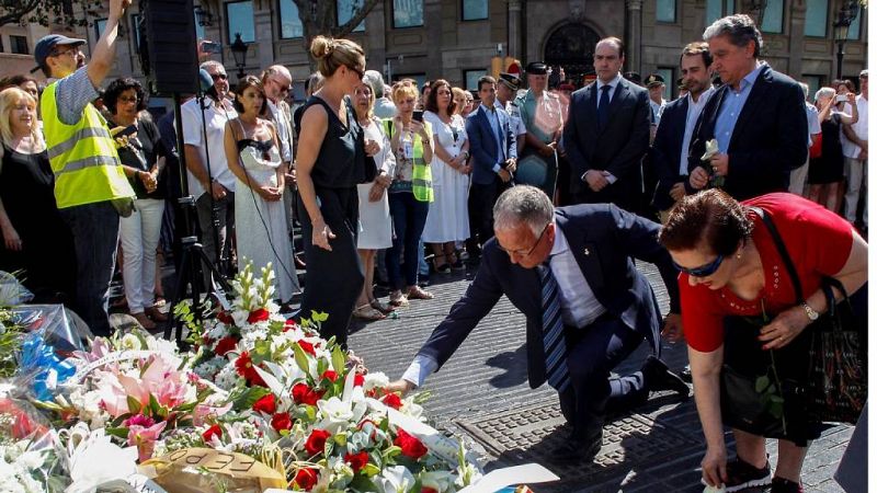 14 horas fin de semana - Barcelona conmemora con las víctimas divididas el segundo aniversario del 17A - Escuchar ahora