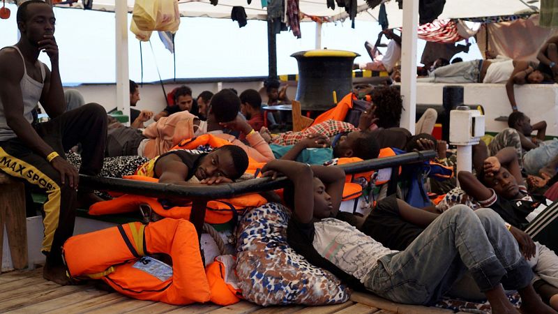 24 horas fin de semana - 20 horas - El "Open Arms" pide entrar en Lampedusa o transferir a migrantes a otro barco - Escuchar ahora