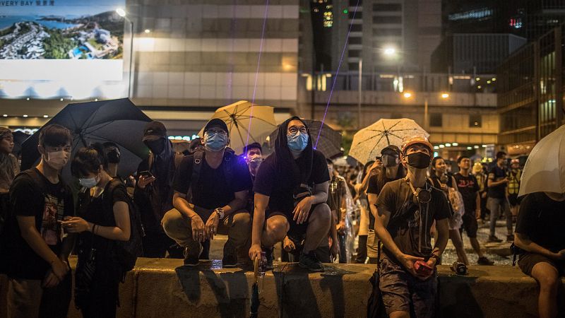 24 horas fin de semana - 20 horas - La violencia ausente de la macromarcha de protesta en Hong Kong - Escuchar ahora