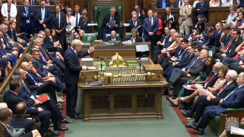 14 horas - Johnson pide a la reina que suspenda el Parlamento para evitar que se frene un 'brexit' abrupto - Escuchar ahora