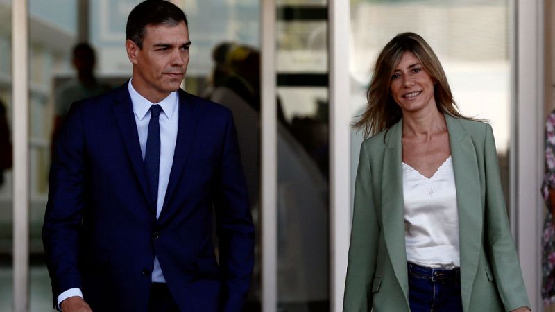 Boletines RNE - Pedro Sánchez y su mujer Begoña visitan al rey Juan Carlos en el hospital - Escuchar ahora