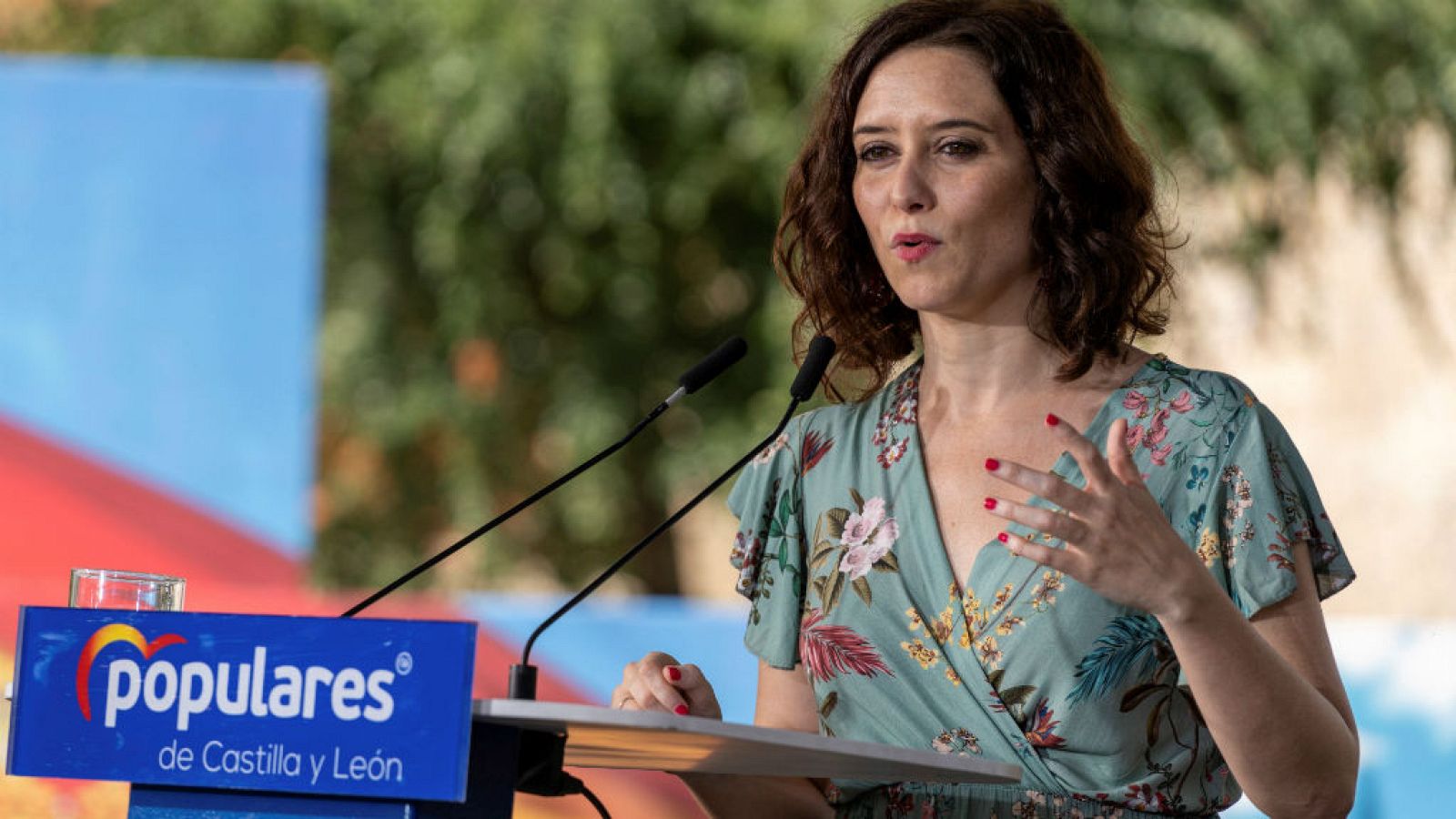  Boletienes RNE - Cs apoyará la comisión de investigación de Avalmadrid y se enfrenta a Díaz Ayuso - escuchar ahora