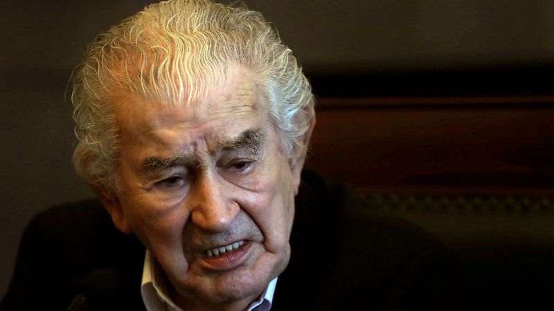 24 horas - Mil páginas repletas de Antonio Gamoneda - Escuchar ahora