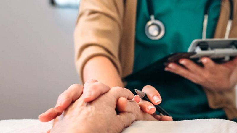  En Holanda absuelta doctora que había practicado la eutanasia - Escuchar ahora