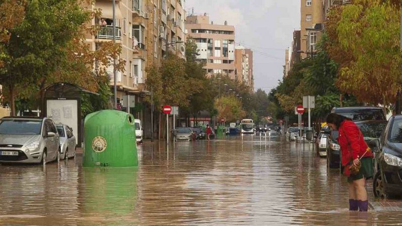 Las mañanas de RNE con Íñigo Alfonso - Clases suspendidas y llamamiento a la prudencia por las lluvias torrenciales en Murcia - Escuchar ahora 