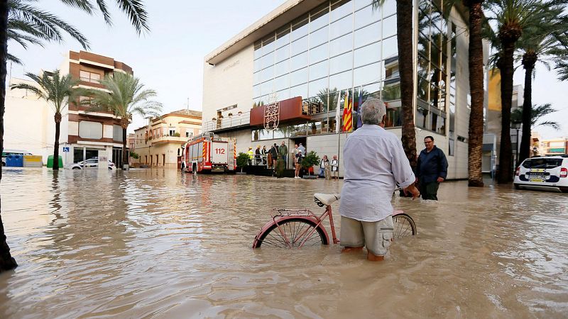 14 horas fin de semana - La sexta víctima mortal de la gota fría también aparece en la Comunidad Valenciana - Escuchar ahora