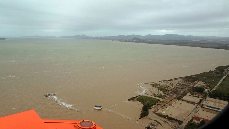  Ángel Pérez Ruzafa, catedrático de Ecología y presidente de la Academia de Ciencias en la Región de Murcia ha asegurado en RNE que la situación en el Mar Menor tras la gota fría es "seria" y que lo más preocupante es una posible bajada de salinidad 