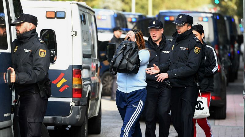 14 horas - Desarticulada en Barcelona una red que obligaba a prostituirse a 41 mujeres asiáticas - Escuchar ahora
